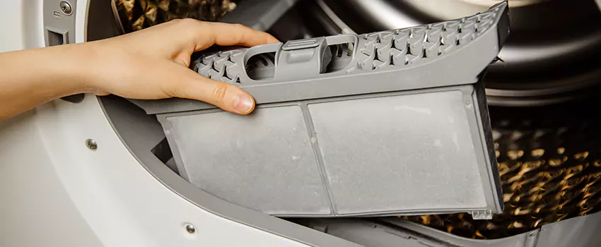 Signs Of A Clogged Dryer Lint Trap in Midway, Florida